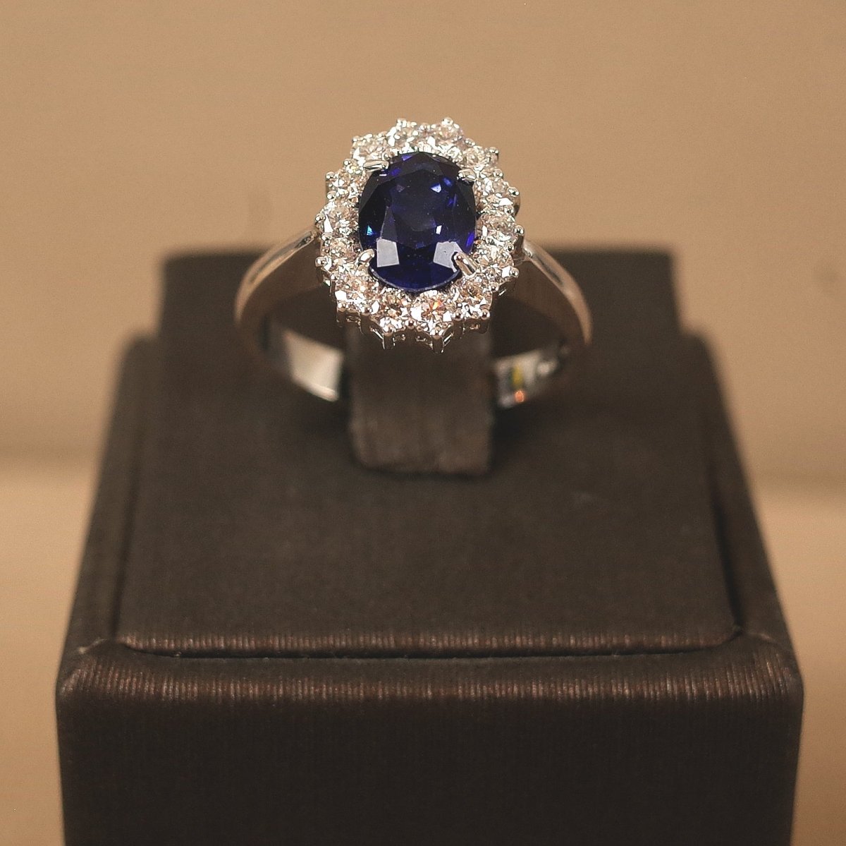 Blauer Saphir Ring „Kate“ - V. Gasser 1873