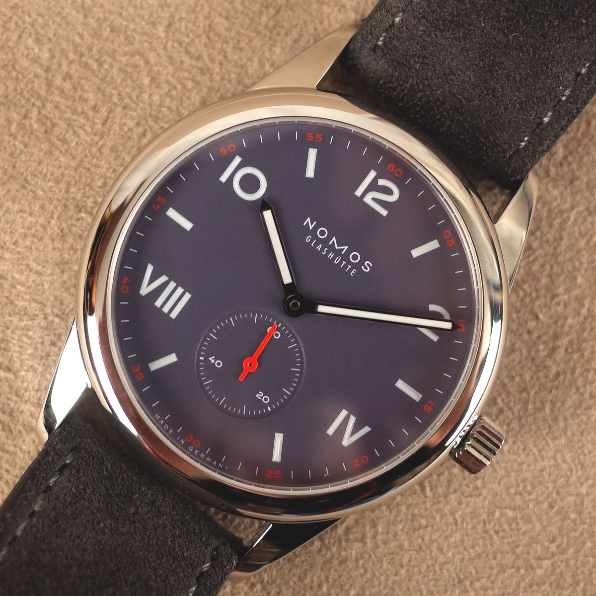 Nomos Club Campus 38 "blue purple" 730 - V. Gasser 1873