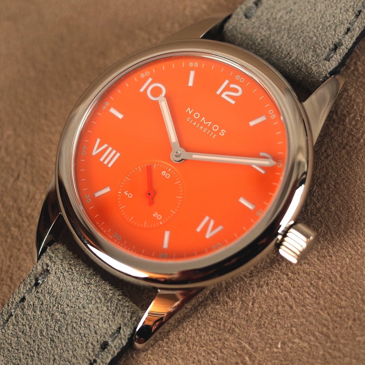 Nomos Club Campus future orange 710 - V. Gasser 1873