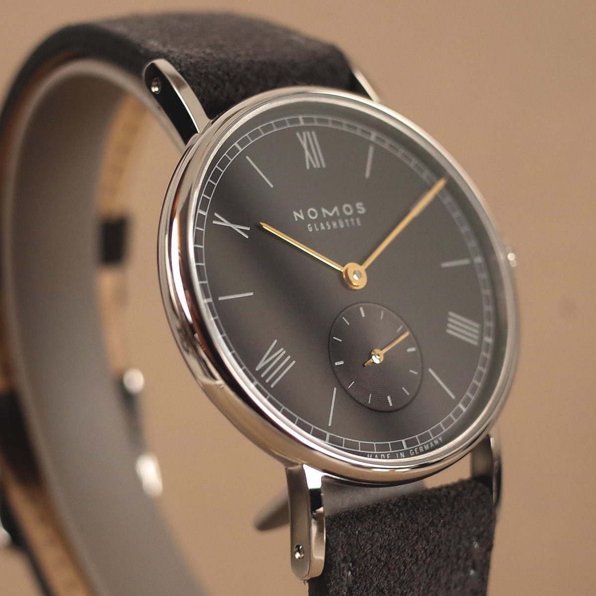 Nomos Ludwig 33 noir 227 - V. Gasser 1873