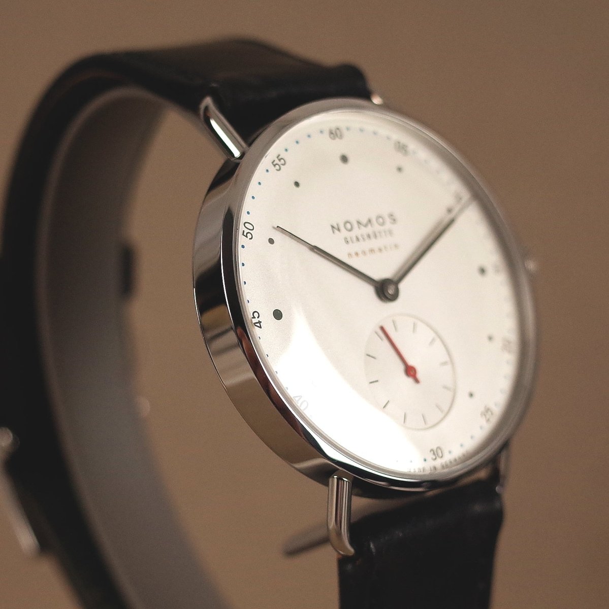 Nomos Metro neomatik 1106 - V. Gasser 1873