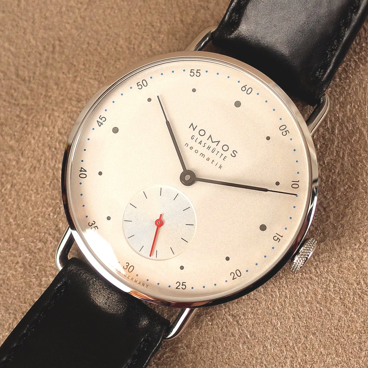 Nomos Metro neomatik 1106 - V. Gasser 1873