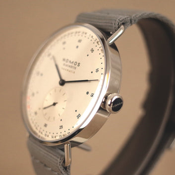 Nomos Metro neomatik 41 Update 1165 - V. Gasser 1873