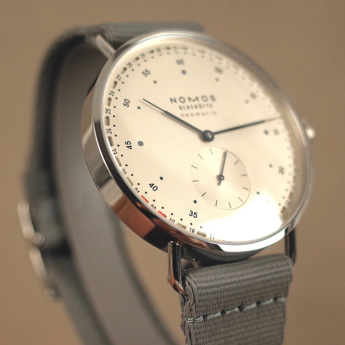 Nomos Metro neomatik 41 Update 1165 - V. Gasser 1873