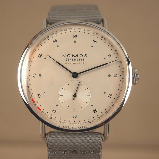 Nomos Metro neomatik 41 Update 1165 - V. Gasser 1873