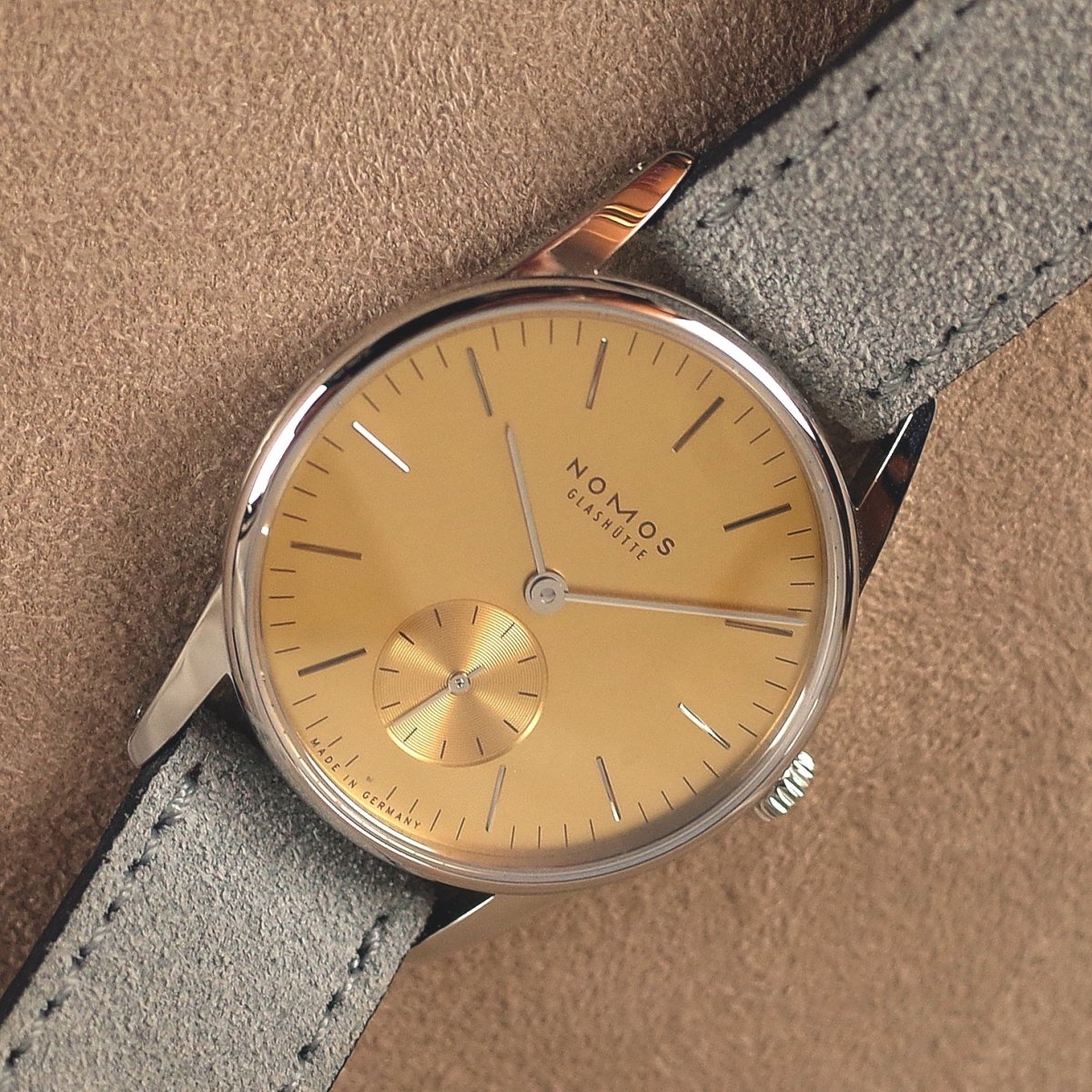 Nomos Orion 33 gold 358 - V. Gasser 1873