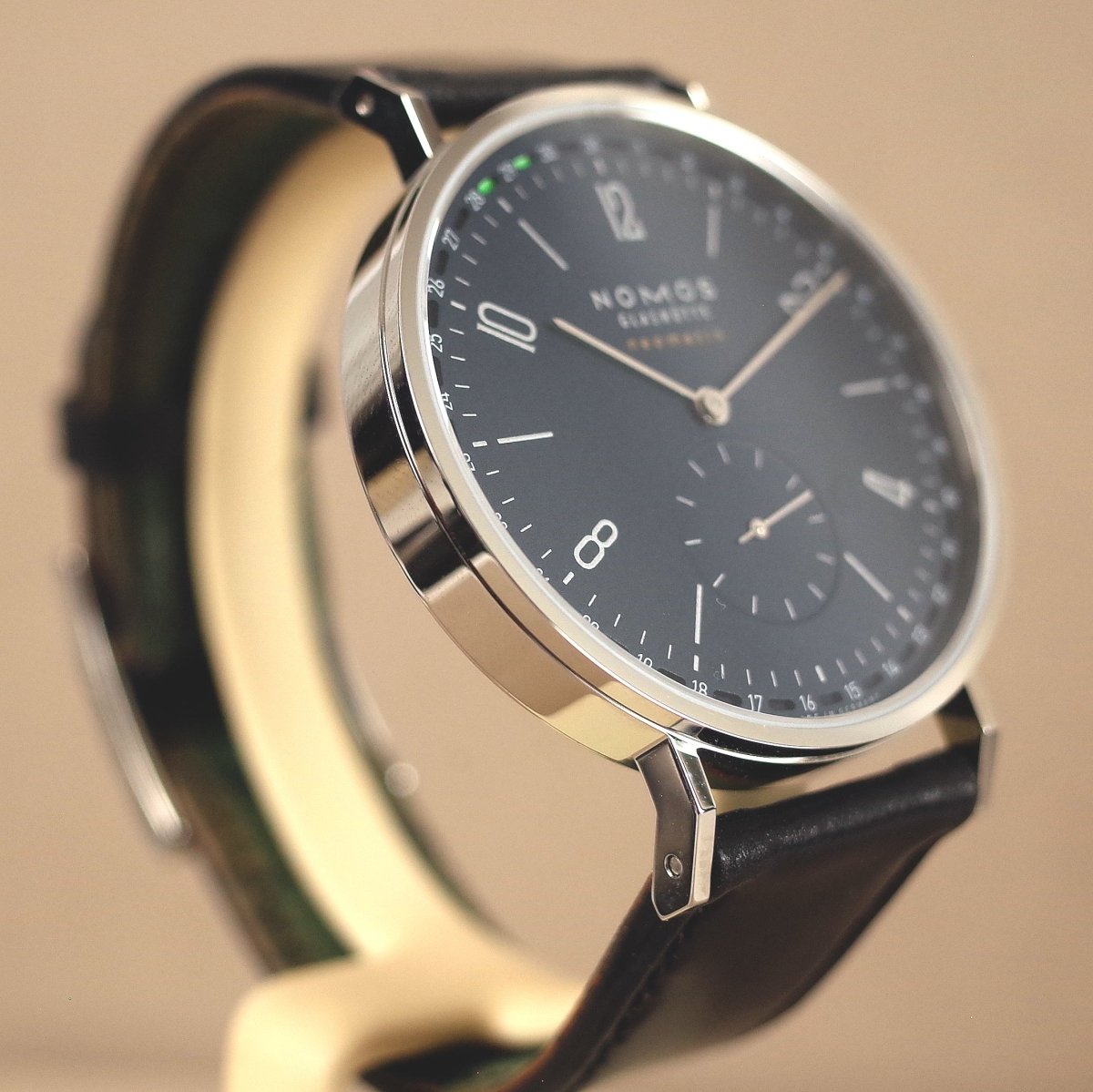 Nomos Tangente neomatik 41 Update nachtblau 182 - V. Gasser 1873