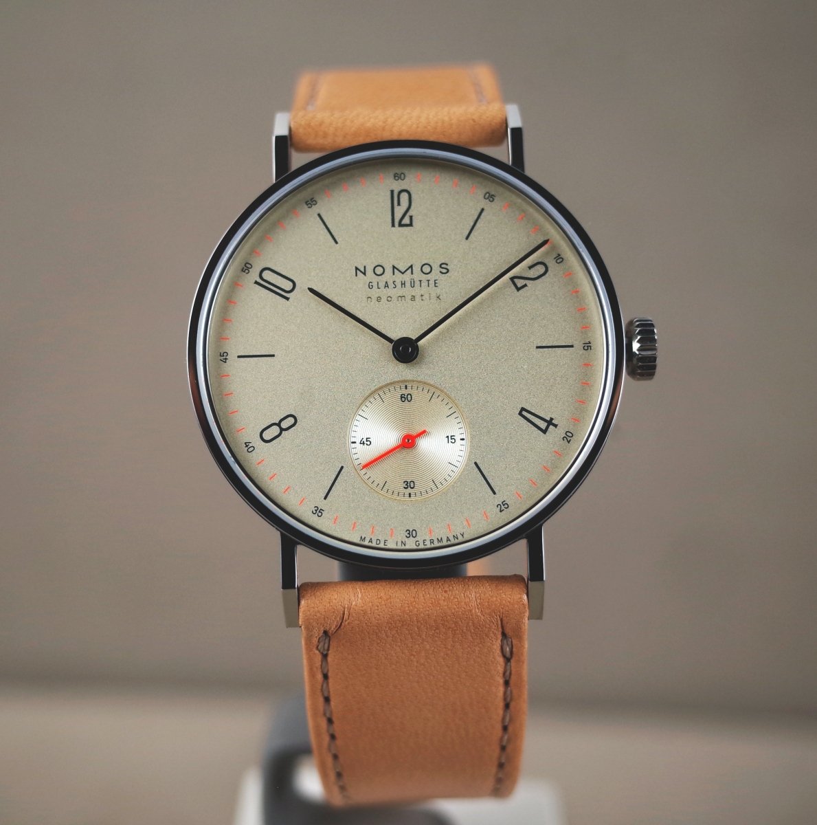 Nomos Tangente neomatik champagner 176 - V. Gasser 1873