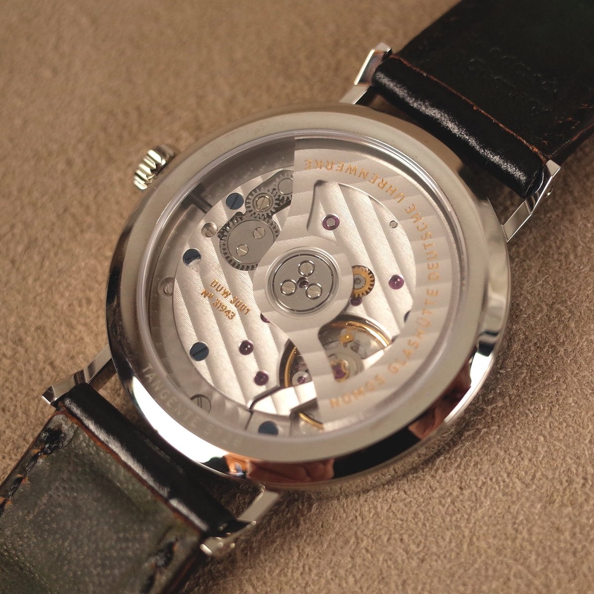 Nomos Tangente neomatik platingrau 189 - V. Gasser 1873