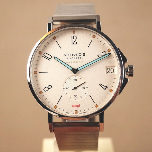 Nomos Tangente Sport neomatik 42 Datum 580 - V. Gasser 1873