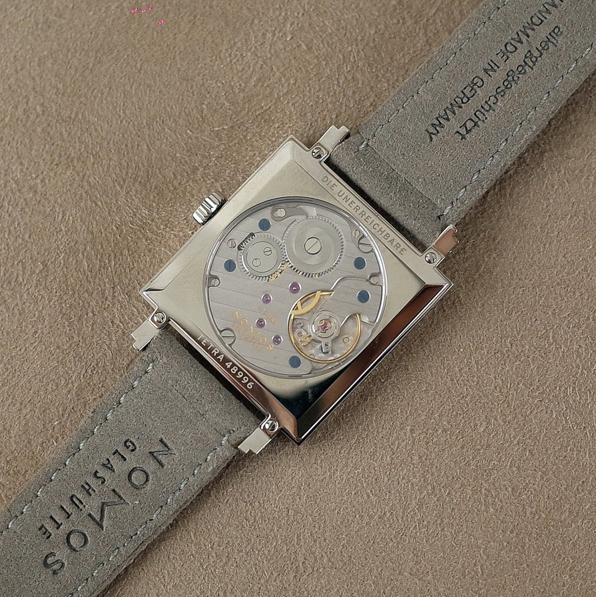 Nomos Tetra "Die Unerreichbare" 477 - V. Gasser 1873