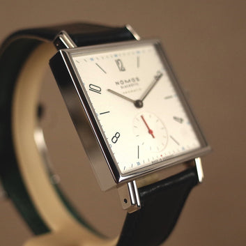 Nomos Tetra neomatik 39 421 - V. Gasser 1873