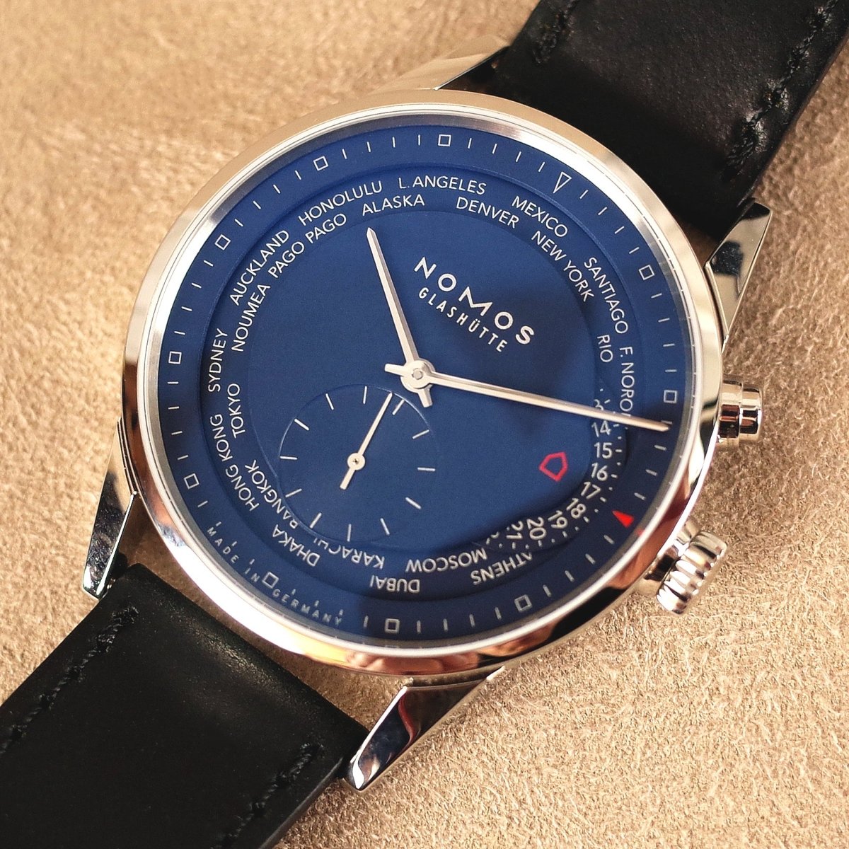 Nomos "Zürich Weltzeit" nachtblau 807 - V. Gasser 1873